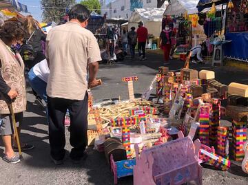 Reyes Magos y ambulantes abarrotan las calles de Puebla