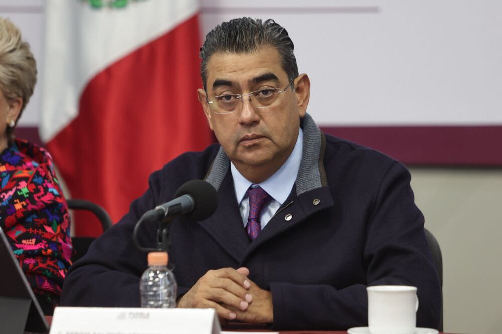 El gobernador Sergio Salomón, en conferencia de prensa este lunes 8 de enero | Foto: EsImagen