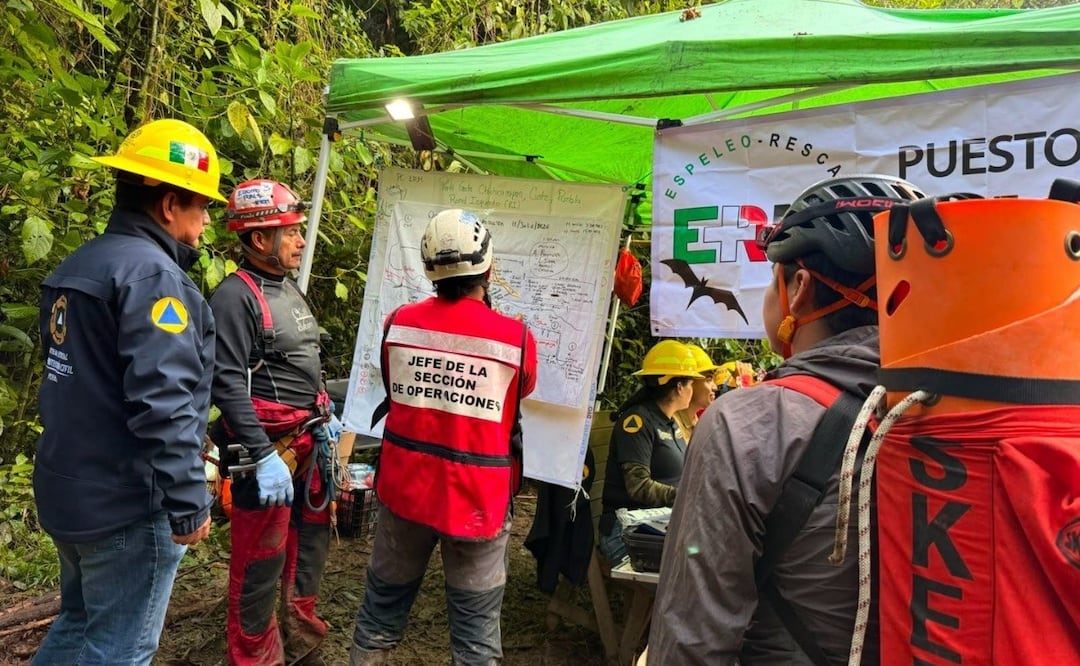 Tres cuerpos siguen atrapados al interior de la gruta de Cuetzalan | Foto: PC Estatal