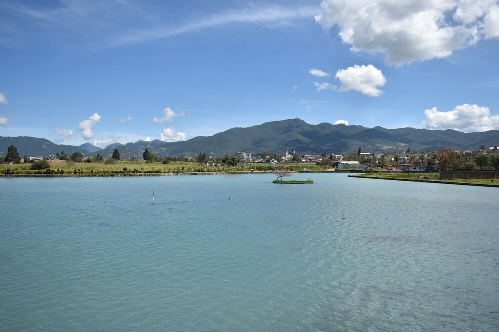 Pobladores acusan un severo daño por contaminación en la Laguna de Chignahuapan | Foto: Agencia Es Imagen para El Universal Puebla