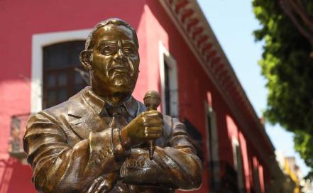 Estas son las 8 estatuas colocadas en el andador 5 de Mayo