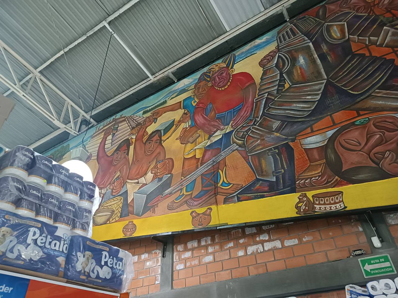 En esta tienda es posible ver estos murales | Foto: Facebook Puebla Antigua
