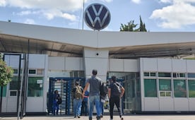 Volkswagen Puebla: trabajadores acuden al sindicato tras anuncio de despidos