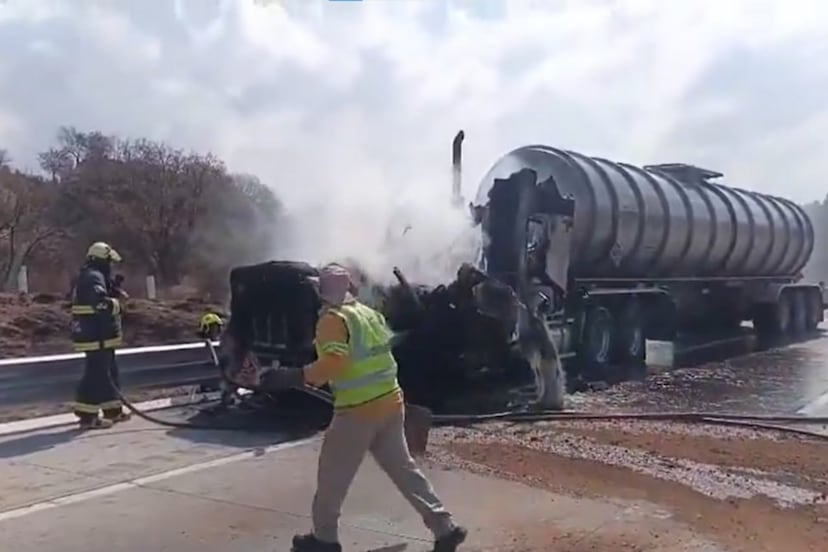 Cierre en la autopista México-Puebla hoy Jueves Santo por incendio de pipa