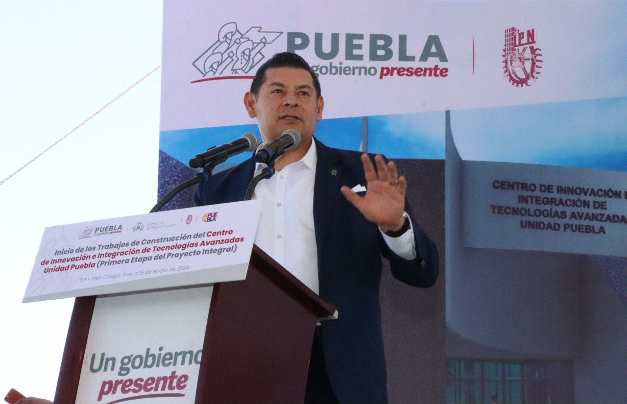 Alejandro Armenta resaltó la importancia del IPN en Puebla | Foto: Especial