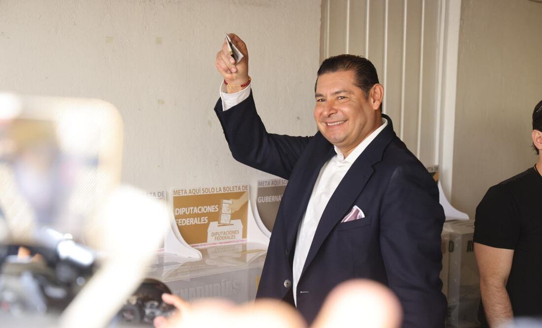 Alejandro Armenta agradece a ciudadanos que votaron el 2 de junio | Foto: Especial
