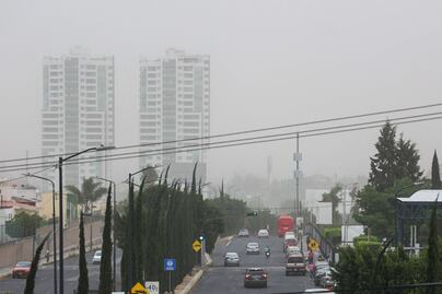 Nube de polvo cubre la ciudad de Puebla, hay ráfagas de hasta 40 kilómetros por hora