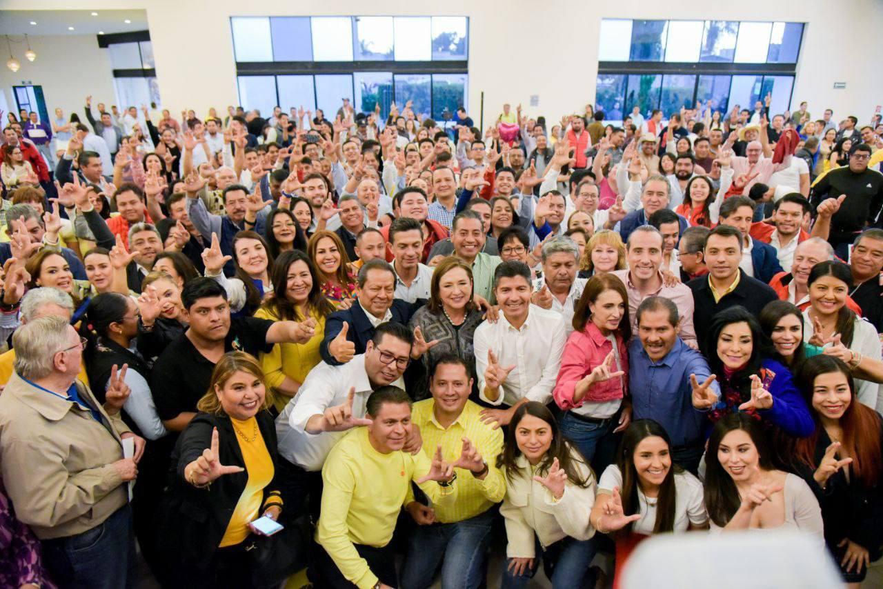 Lalo Rivera y Xóchitl Gálvez encabezaron el encuentro con militantes de la oposición | EsImagen