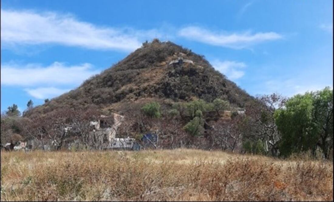 En el cerro de San Miguel hicieron el hallazgo de un lugar de culto de antiguos pobladores | Fotos Twitter Secretaría de Cultura