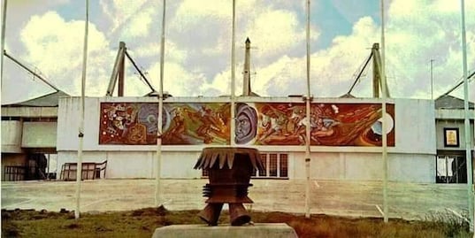 En el Estadio Cuauhtémoc hay un mural oculto, aquí su historia
