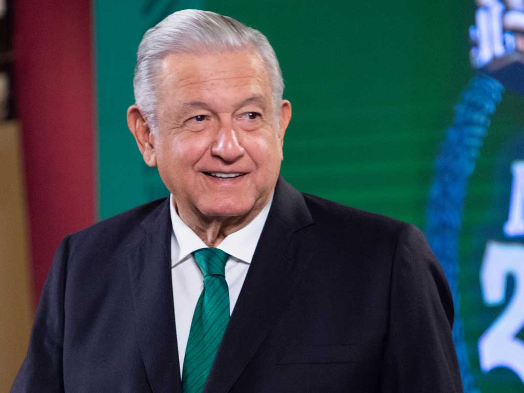 Lamenta AMLO la muerte de una persona en explosión de San Pablo Xochimehuacán