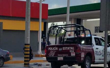 Fingen ser clientes y asaltan Oxxo en Tecamachalco