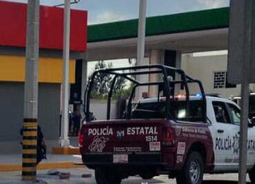 Fingen ser clientes y asaltan Oxxo en Tecamachalco