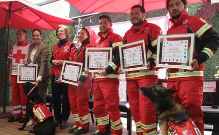 Reconocen labor de rescatistas y binomios poblanos que apoyaron en Turquía