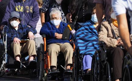 Familiares roban a adultas mayores el dinero de los programas sociales, denuncian