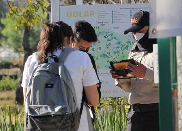 Estudiantes y personal celebran el regreso del rector Luis Ernesto Derbez a la UDLAP