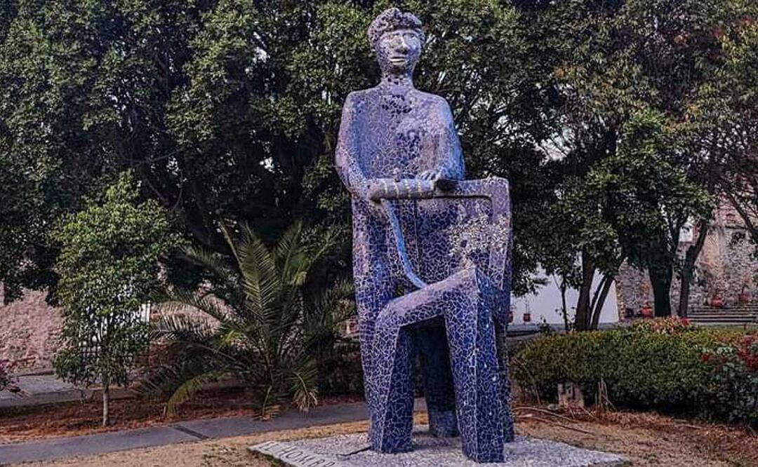 El Hombre Azul es una monumental obra forrada de talavera | Facebook Barrio del Alto