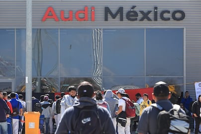 Continúa la huelga en Audi México; trabajadores rechazan aumento del 7%