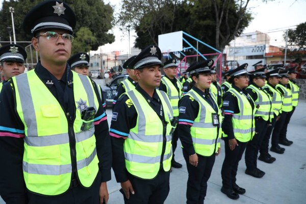 Se ofrece un salario competitivo y prestaciones de ley para los candidatos seleccionados. Además, los nuevos policías tendrán la oportunidad de acceder a un programa de estímulos y posibilidades de ascenso durante su tiempo de servicio. 

Foto: Producción El Universal Puebla
