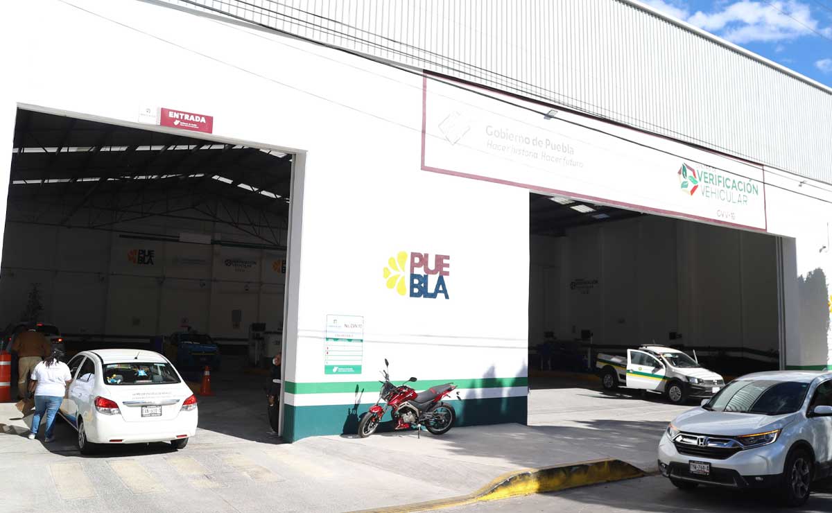 La verificación vehicular en Puebla es obligatoria para particulares desde el 1 de enero de 2022 | Foto: Agencia Es Imagen para El Universal Puebla