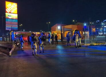 Todo lo que se sabe de la balacera en Periplaza que dejó un muerto y 4 policías heridos