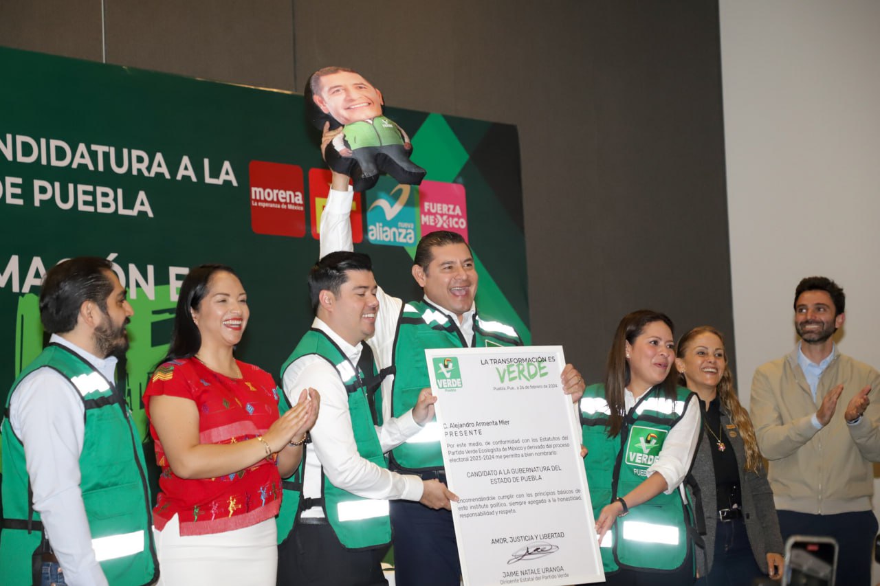 Armenta recibe constancia como candidato del Partido Verde a la gubernatura de Puebla