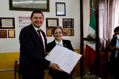 Alejandro Armenta destaca la importancia de la educación pública