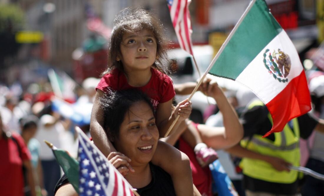 Ariadna Montiel, titular de la Secretaría del Bienestar, explicó cómo se realizará el pago para los adultos mayores que viven fuera del país, ya que este apoyo social es un derecho constitucional.
Foto: Producción El Universal Puebla