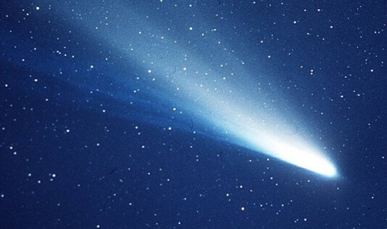 Este cometa será visible solo una vez, ya que su trayectoria no es periódica en comparación con otros astros. 

Foto: Producción El Universal Puebla