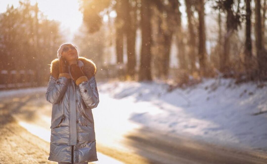 En las estaciones de otoño e invierno, las horas de luz natural son menores / Foto: Freepik