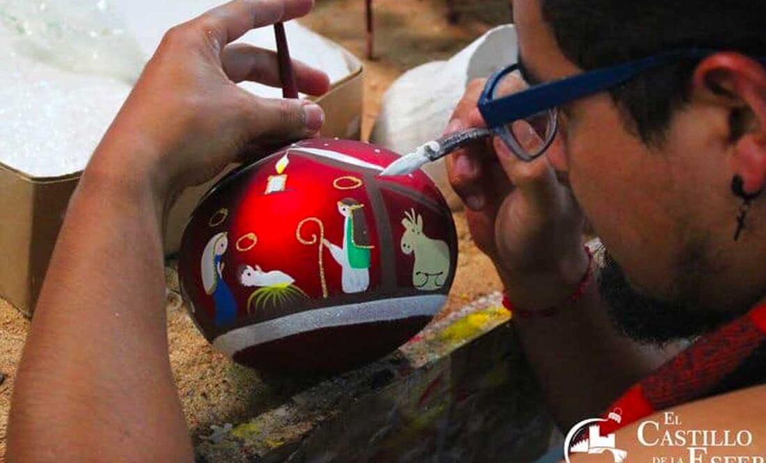 Ya comenzó la producción de esferas navideñas | Foto: El Castillo de la Esfera