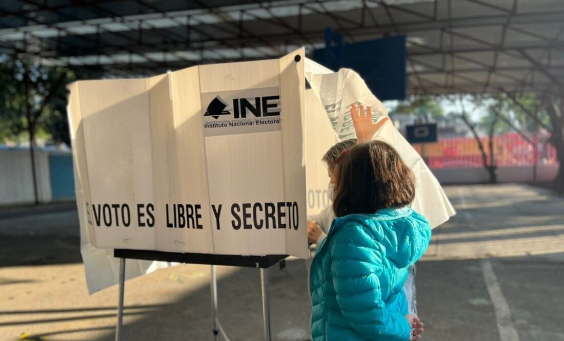 Por ello, a menos de 20 días del día de las elecciones, el INE permitió publicar en un portal especial las ubicaciones exactas de las mesas de votación que se instalarán en todos los estados mexicanos y ciudades de Estados Unidos y Canadá.
Foto: Producción El Universal