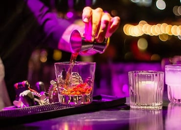 Hoy entra en vigor el nuevo horario para venta de alcohol en antros y bares en Puebla