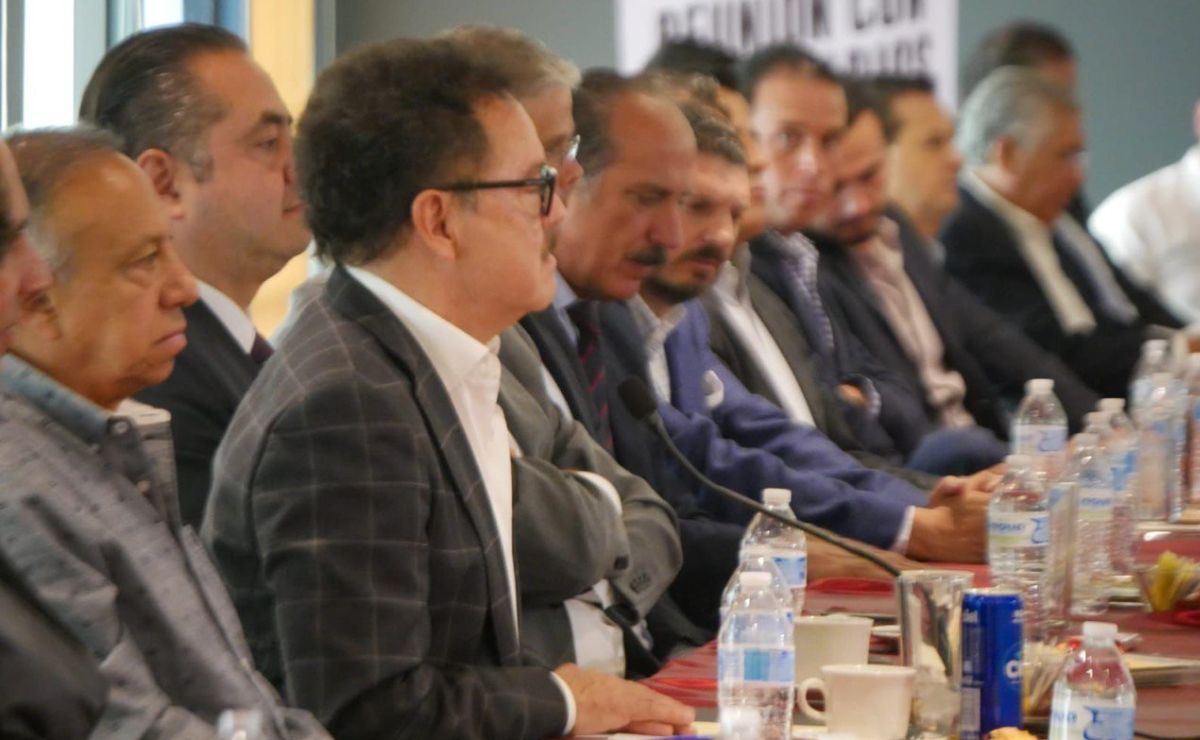Ignacio Mier Velazco se reúne con empresarios
