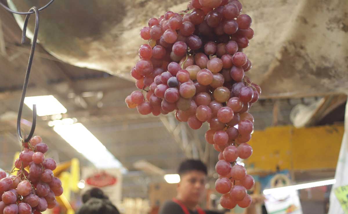 Este es el significado de comer 12 uvas para recibir el Nuevo Año 2023 | Foto: Agencia Es Imagen para El Universal Puebla