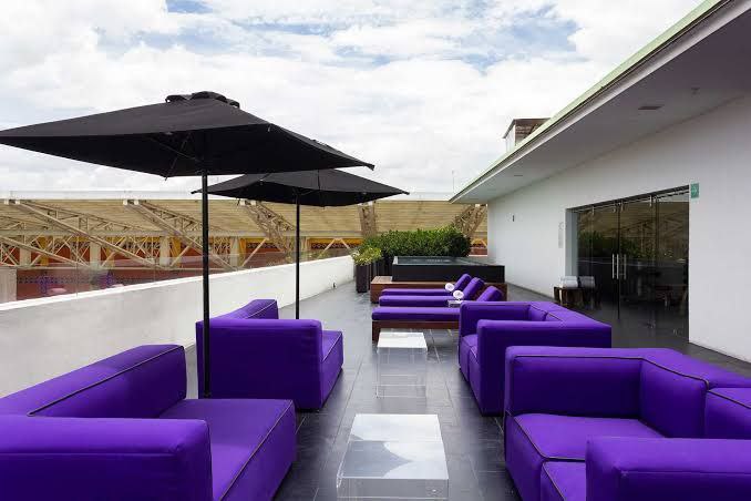 Este hotel tiene un bar que es considerado seguro | Foto: La Purificadora