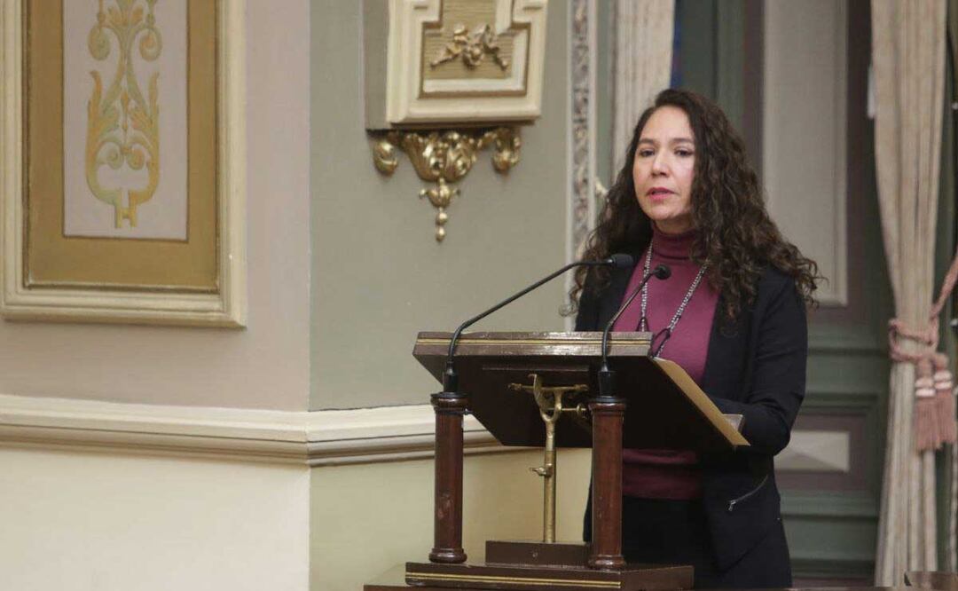 La secretaria de Finanzas, María Teresa Castro, compareció ante el pleno del Congreso de Puebla | Foto: Agencia Es Imagen para El Universal Puebla