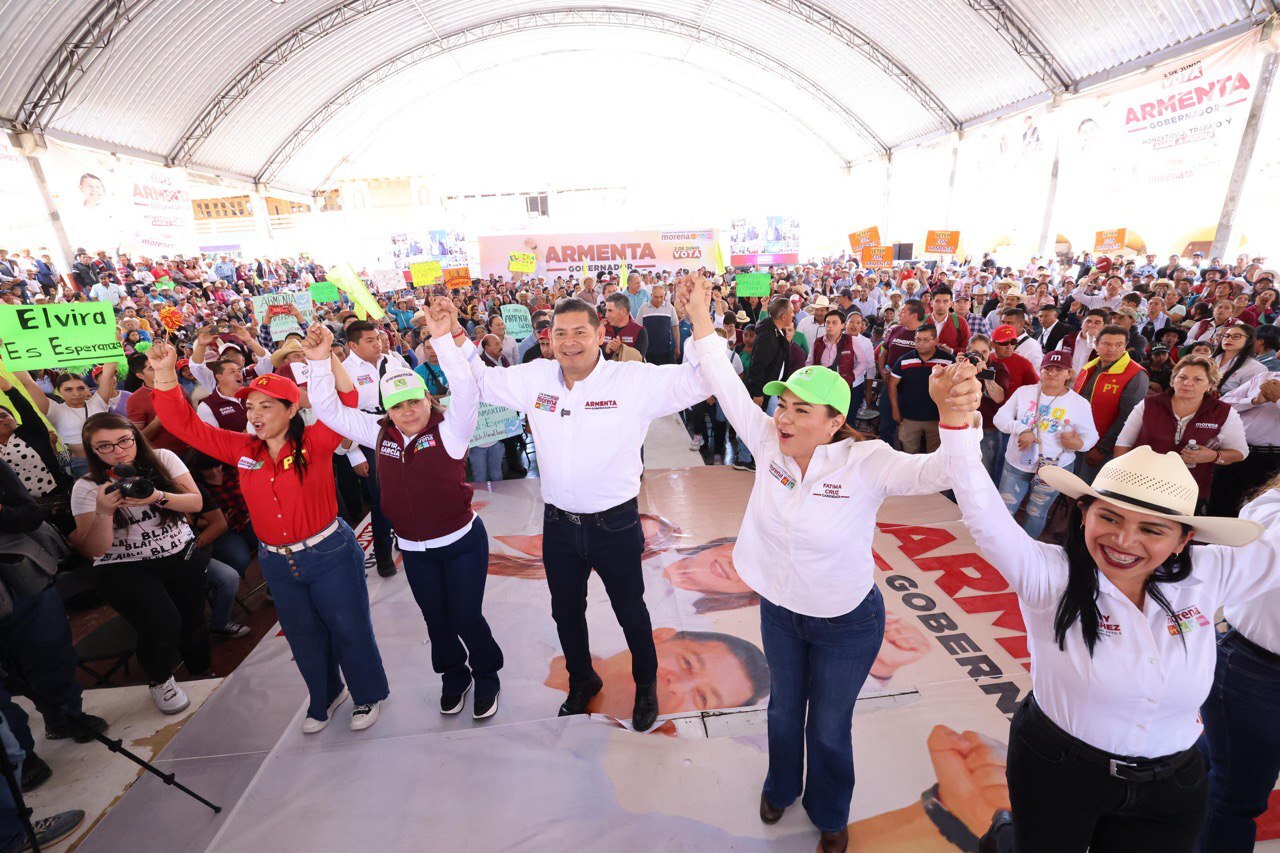 Armenta prometió que los productos del campo serán procesados en los 10 agroparques comunitarios que se crearán | Foto: Especial