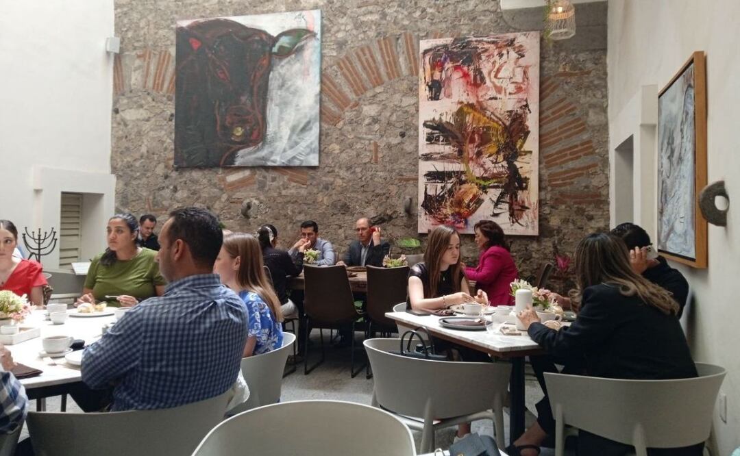 El secretario de Economía del Ayuntamiento de Puebla estuvo presente en la inauguración del Restaurante Trecena, único en su tipo por su comida fusión. | Foto: Alejandro Villegas