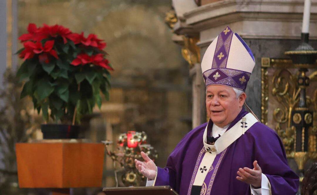 El arzobispo de Puebla ofició la misa dominical de este 18 de diciembre | Foto: Agencia Es Imagen para El Universal Puebla