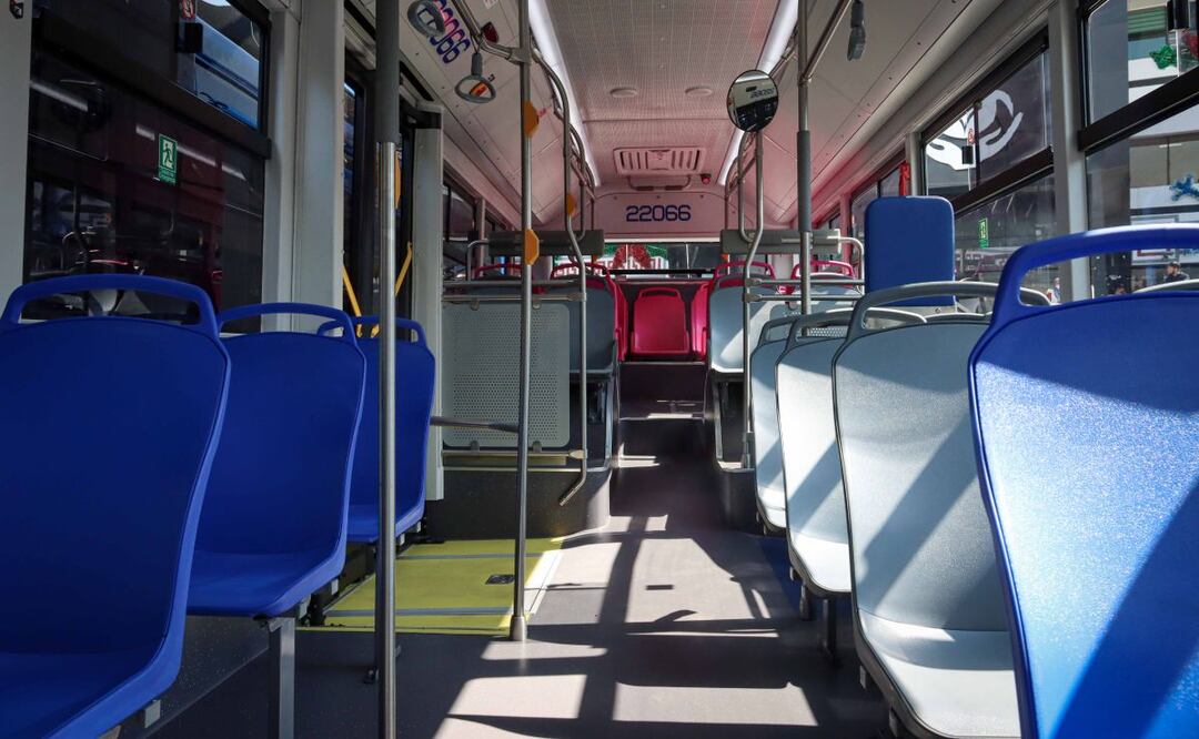 Un pasajero de una unidad del transporte público resultó herido tras ser baleado por sus asaltantes en Amozoc | Foto: Agencia Es Imagen para El Universal Puebla