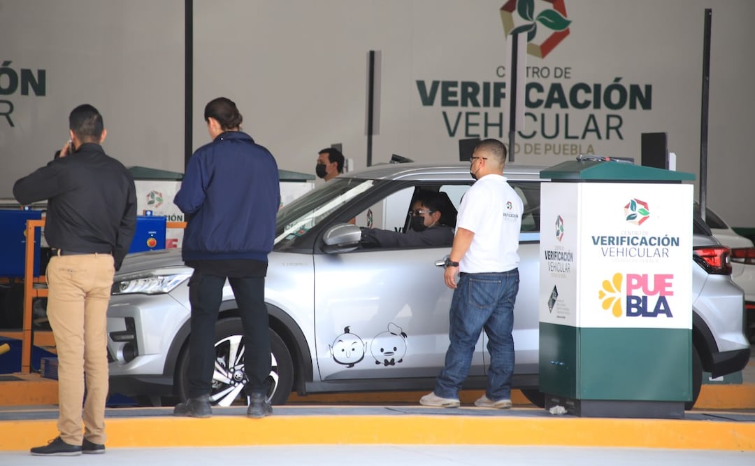 Las multas por no verificar van desde los mil 924 pesos y hasta 2 mil 886 pesos | FOTO: Agencia Es Imagen para El Universal Puebla