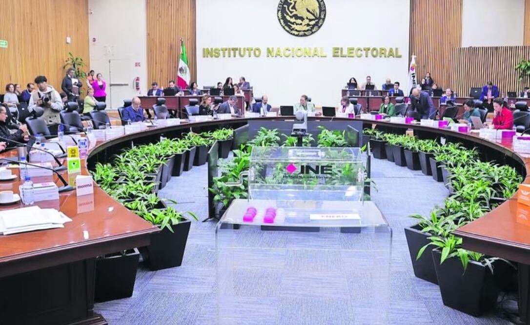 Sesión de lNE. Foto: Archivo