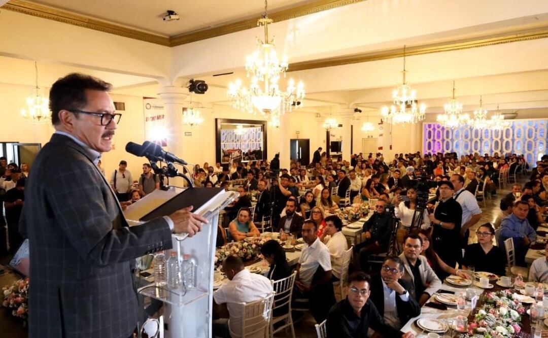 El diputado participó en el foro Nueva Función de la Educación Superior en Puebla. | Foto: Especial