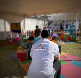 Por desempleo, profesionistas hacen trabajo doméstico o cuidan niños en Puebla