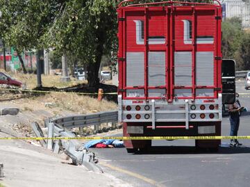 Matan a transportista en intento de asalto en la lateral de la México-Puebla