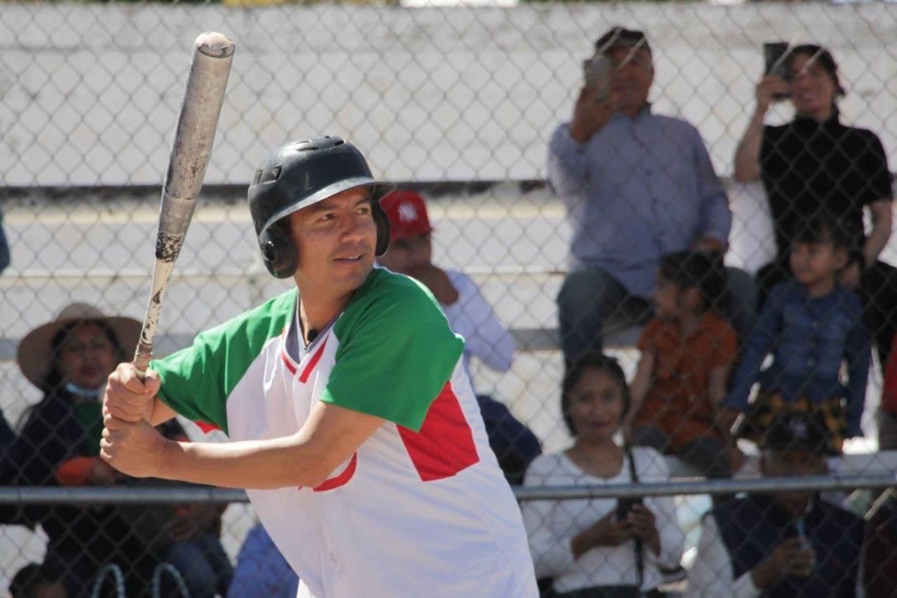Lalo Rivera estuvo con pobladores de Acajete y Tepetlaxco | Fotos Especiales