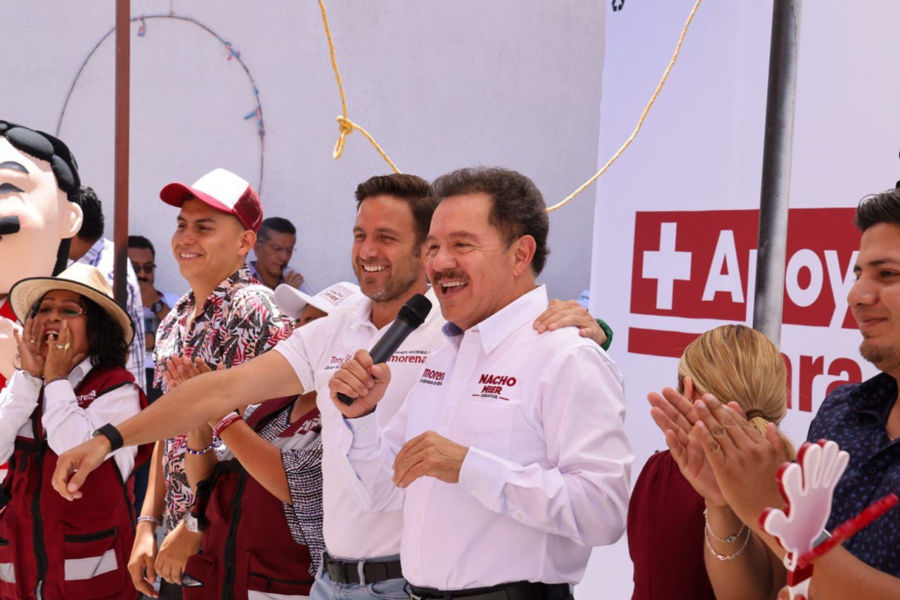 Nacho Mier se reunió con vecinos de la Libertad y San Bartolo | Foto: Especial
