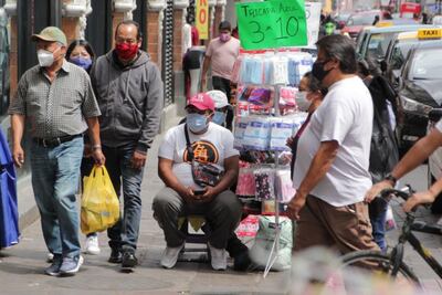 AMBULANTES INUNDAN EL CENTRO HISTÓRICO