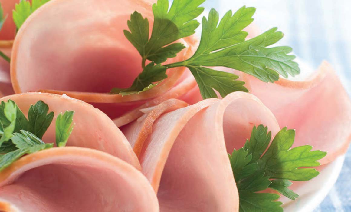 Este embutido cárnico es muy popular en las mesas mexicanas, aunque su contenido nutricional puede variar según la marca y los ingredientes empleados en su producción.

Foto: Producción El Universal Puebla